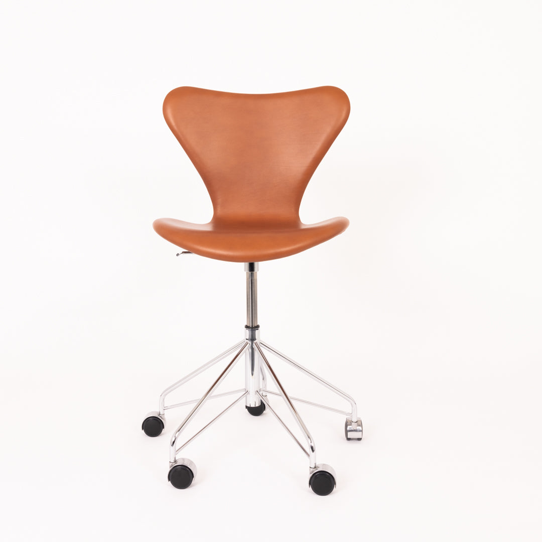 Arne Jacobsen 3117 – Cognac Anilin