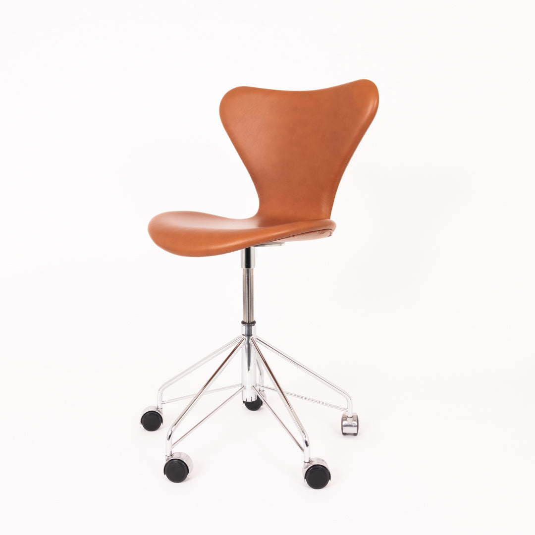Arne Jacobsen 3117 – Cognac Anilin