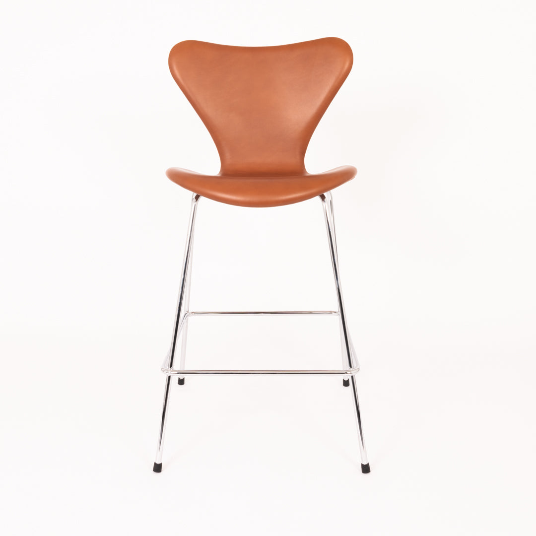 Arne Jacobsen 3187 barstol – Cognac Anilin