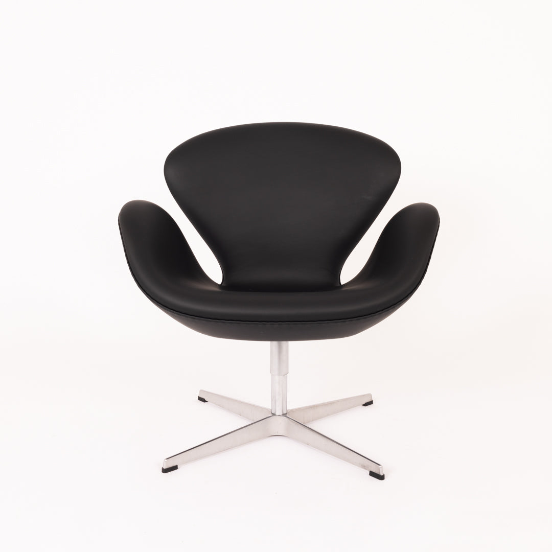 Arne Jacobsen 3320 - Sort Semi Anilin