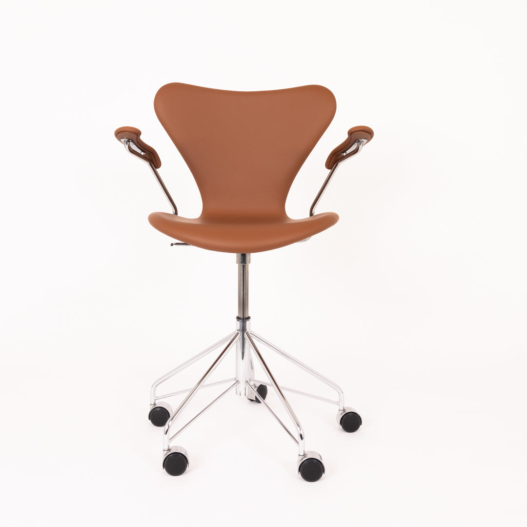 Arne Jacobsen 3217 – Cognac Semi anilin