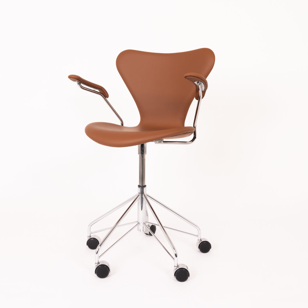 Arne Jacobsen 3217 – Cognac Semi anilin
